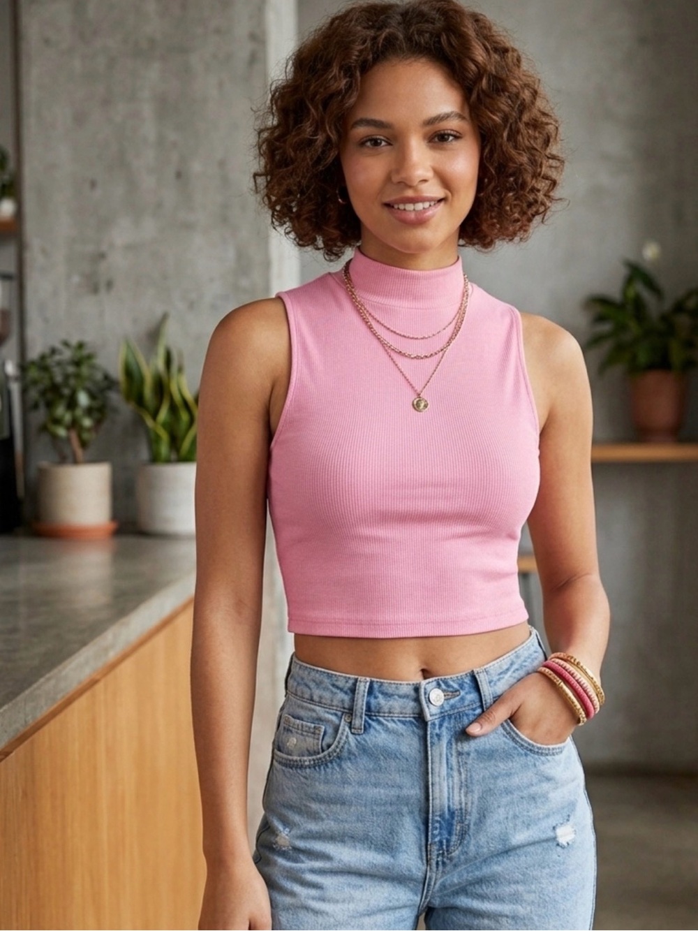Sleeveless Mock Neck Crop Top in Pink Size M